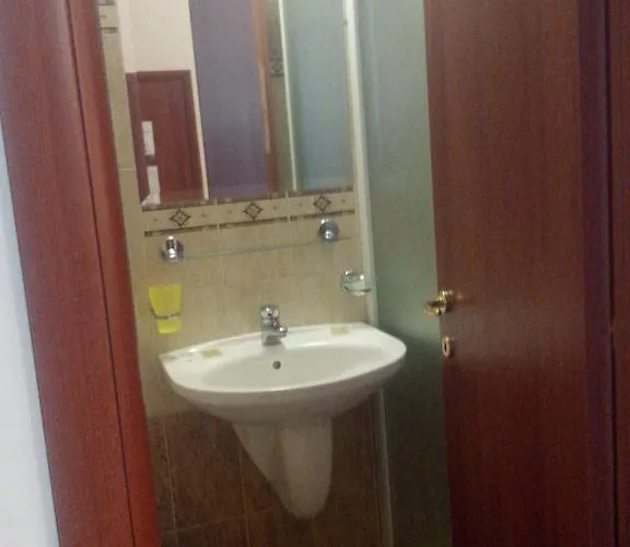La Dea Di Roma